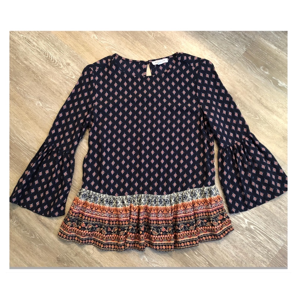 Beach lunch lounge cute bell sleeve top - Picture 2 of 3